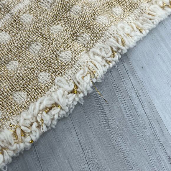 Set Of Six Cream Gold Snowflake Table Decor Holiday Winter Placemats - Picture 3 of 8